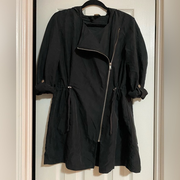 H&M Asymmetrical Light Jacket - Picture 4 of 4